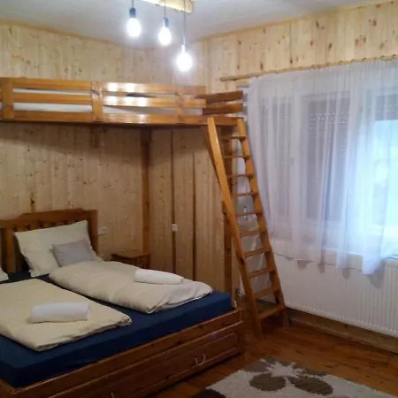 Guest house Fenyofa Vendeghaz