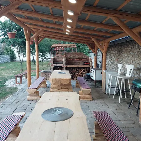 Pensjonat Fenyofa Vendeghaz