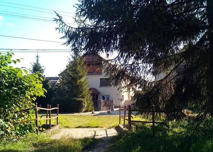 Pensión Fenyőfa 3*